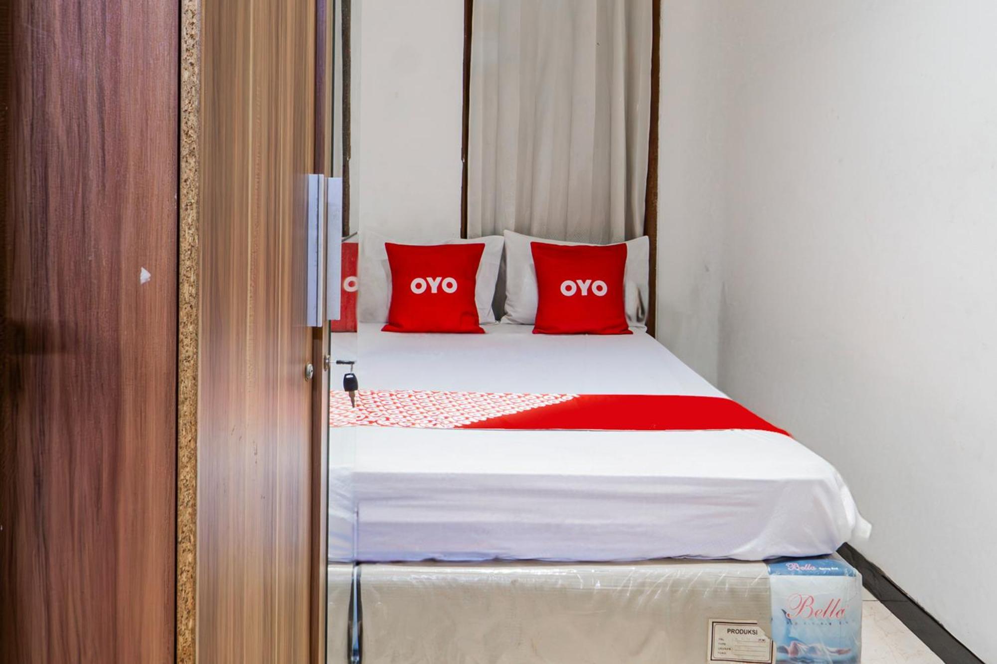 Oyo Life 93978 Syariah 2* Surabaya