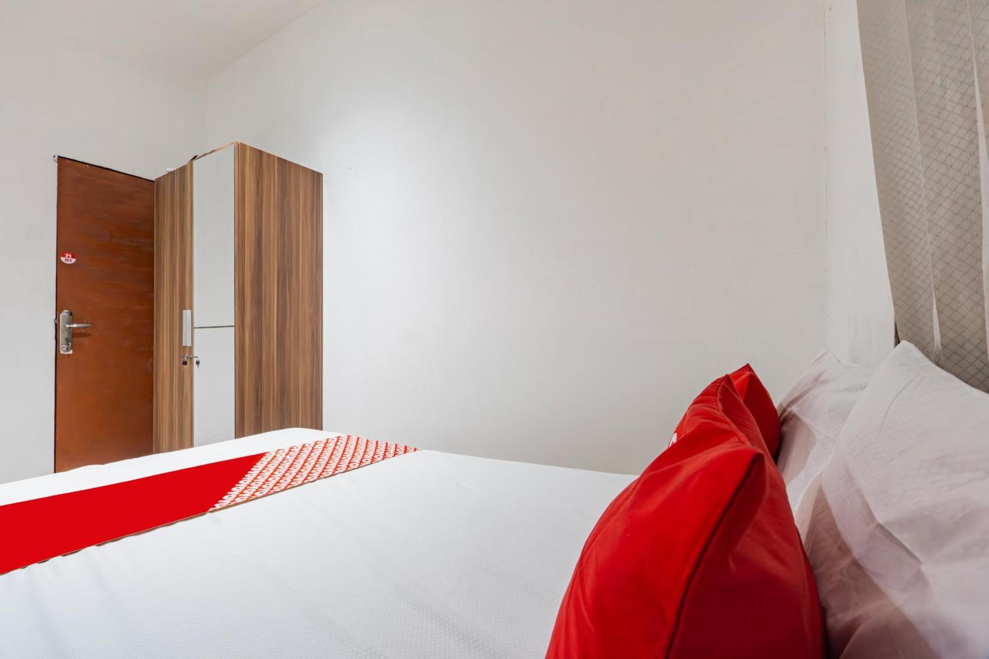 Hotel Oyo Life 93978 Syariah Surabaya